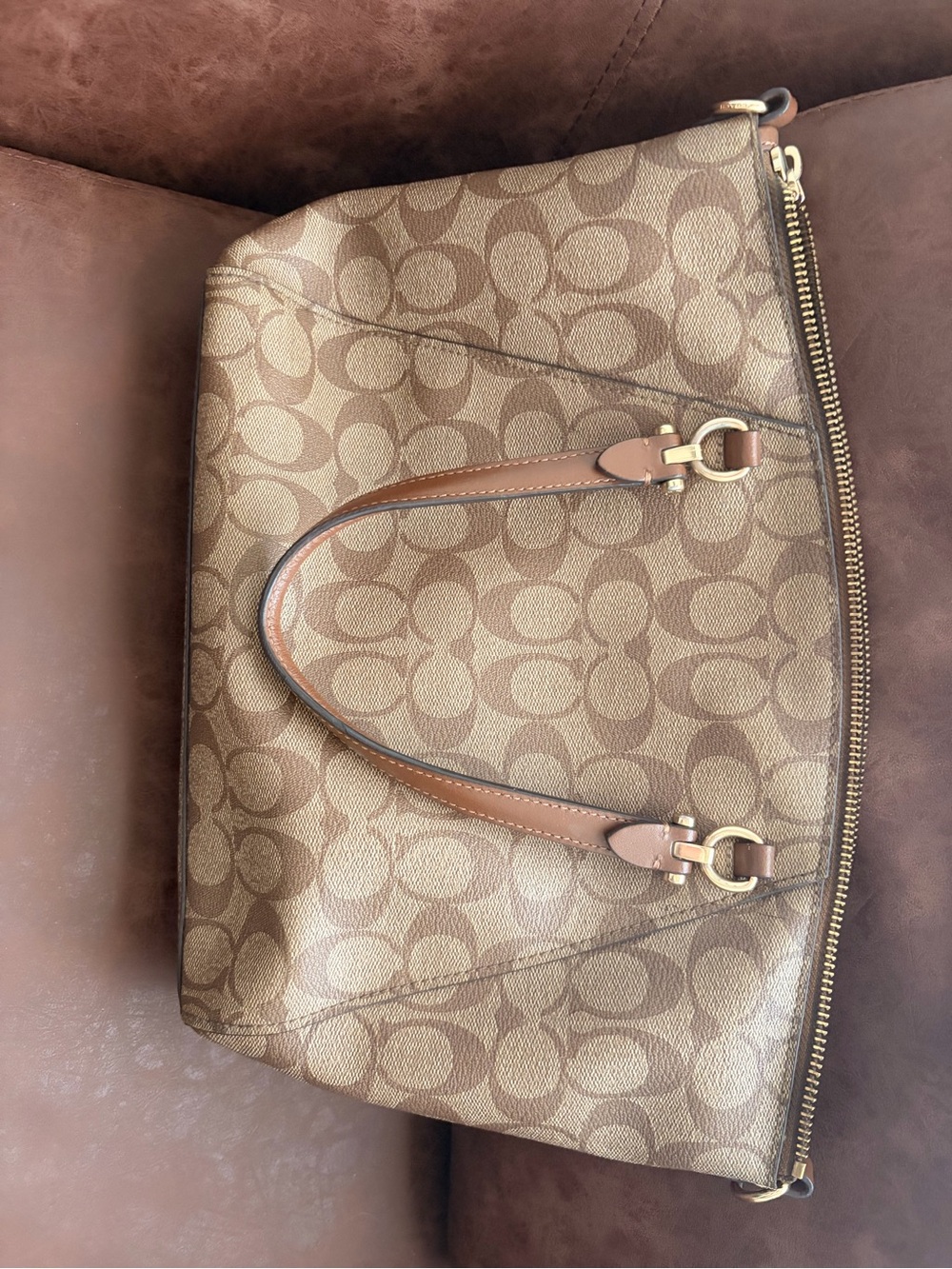 Coach Handbag - Picture 2 of 2